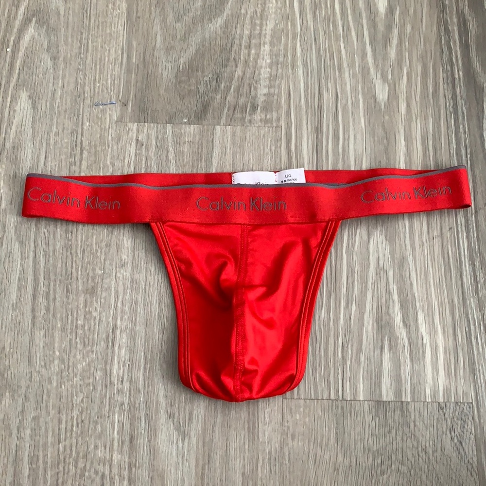 CALVIN KLEIN MEN’S MICROFIBER THONG (LARGE)